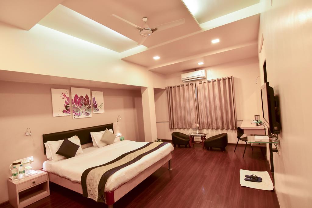 My Bizz Hotel Sapna Πούνε Εξωτερικό φωτογραφία