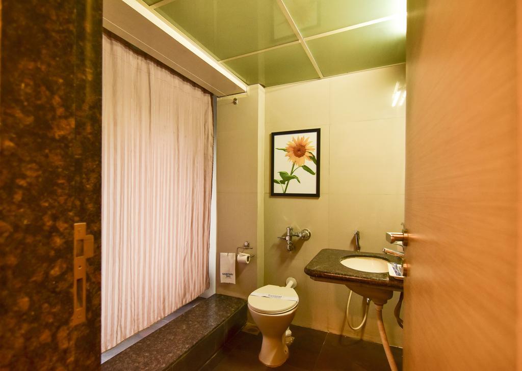 My Bizz Hotel Sapna Πούνε Εξωτερικό φωτογραφία