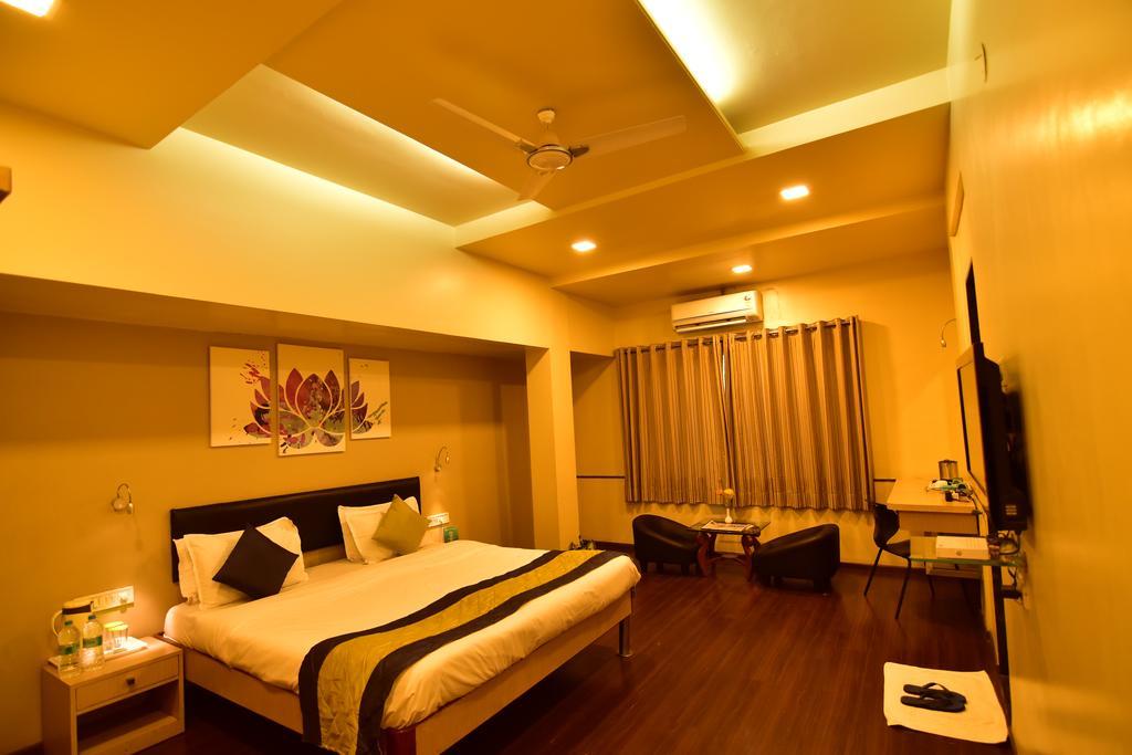 My Bizz Hotel Sapna Πούνε Εξωτερικό φωτογραφία