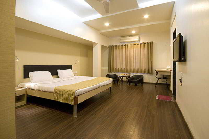 My Bizz Hotel Sapna Πούνε Εξωτερικό φωτογραφία
