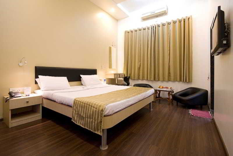 My Bizz Hotel Sapna Πούνε Εξωτερικό φωτογραφία